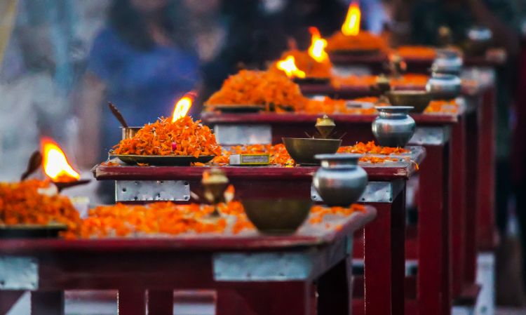 Chandelles pour la cérémonie de la puja