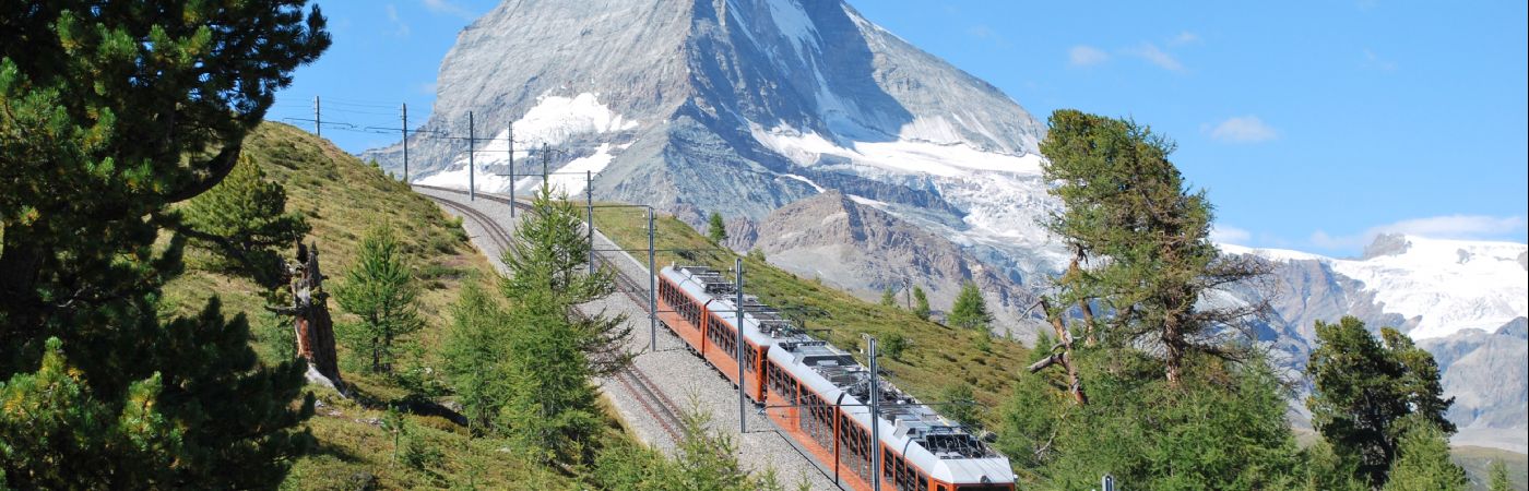 Train du Gornergrat devant le mont Cervin