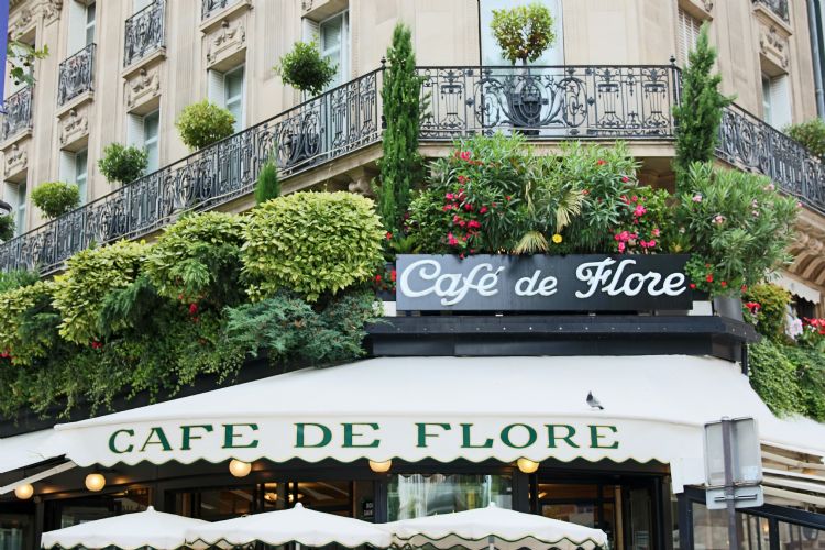 Café de Flore à Saint-Germain-des-Prés